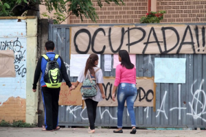 Confira a lista de 364 escolas ocupadas em que o Enem foi adiado